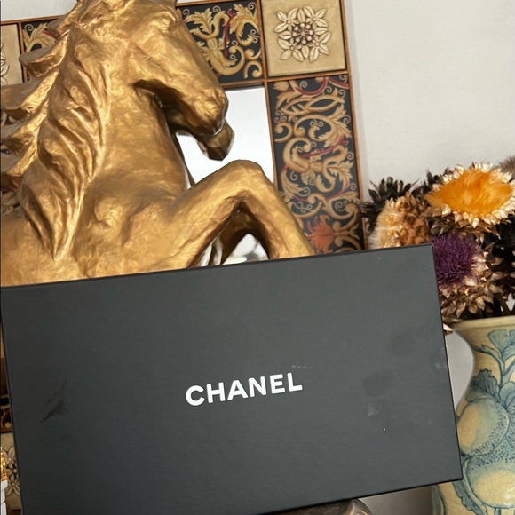 CHANEL LAMBSKIN WALLET ~ NWT ~ PRICE IS FIRM🌹 - Picture 13 of 13